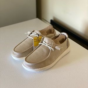 Wendy Hey dudes in Beige